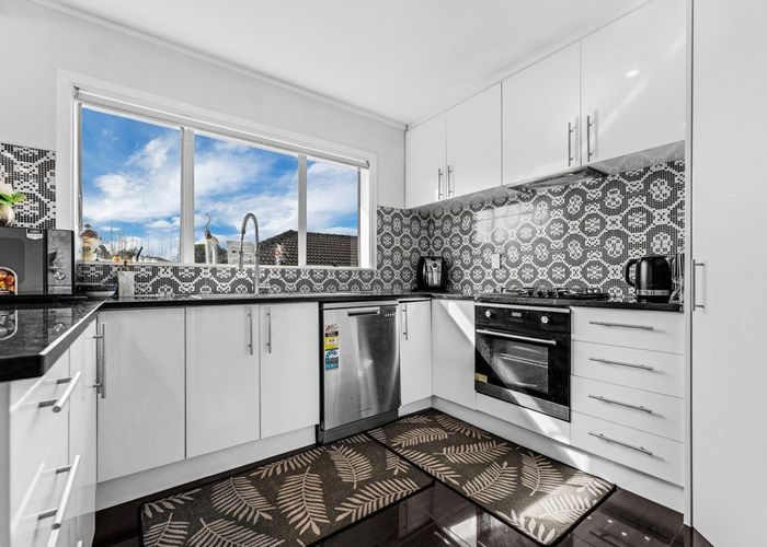  at 10 Fields Road, Manurewa, Manukau City, Auckland