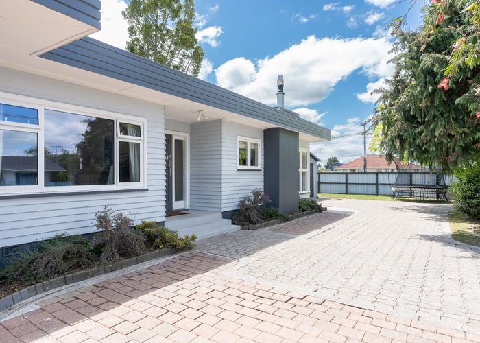  at 54 Pine Avenue, Melville, Hamilton
