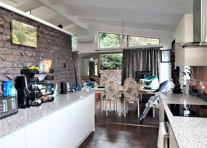  at 806 Beach Road, Browns Bay, Auckland