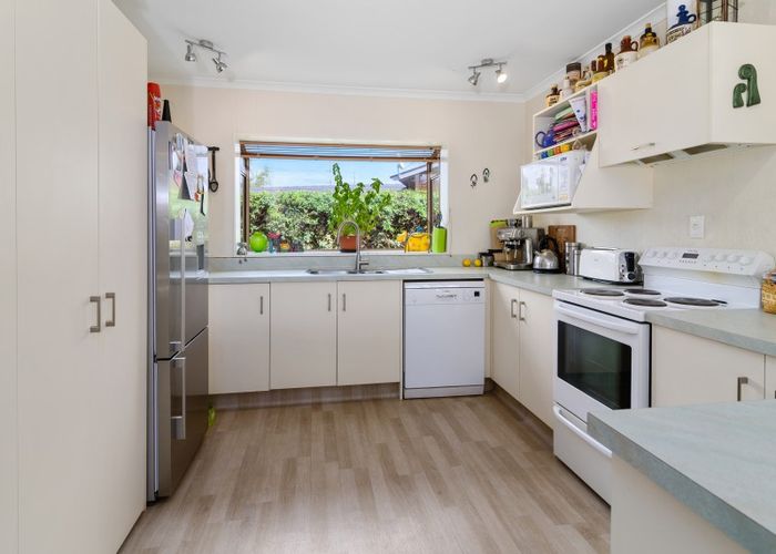  at 24 Carter Drive, Pomare, Rotorua