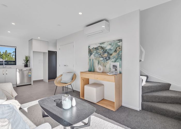  at 3/58 Kemp Road, Massey, Auckland