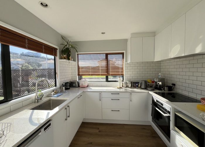  at 6 Bennett Grove, Newlands, Wellington, Wellington