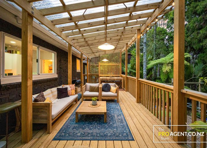 at 3 Minnehaha Avenue, Titirangi, Auckland
