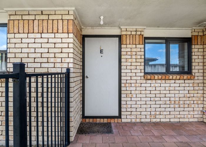  at 10E Yorkshire Road, Silverdale, Hamilton, Waikato