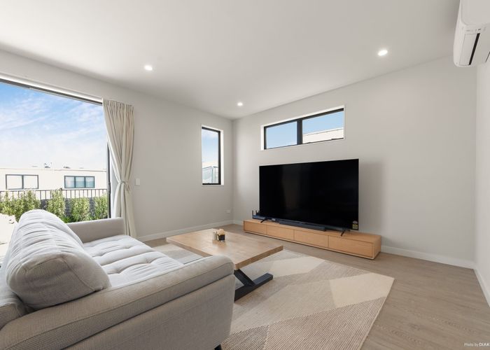  at 12 Porowha Road, Westgate, Waitakere City, Auckland