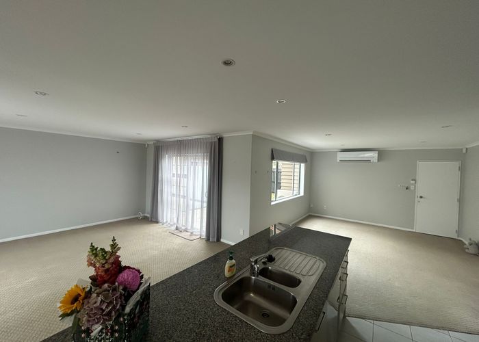  at 3 Savona Drive, Flat Bush, Auckland