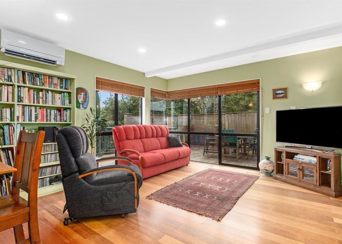  at 44 Discovery Drive, Whitby, Porirua