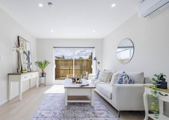  at 28D Halberg Street, Glenfield, Auckland