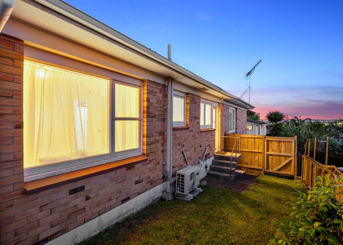  at 2/40A Hamlin Rd, Mount Wellington, Auckland City, Auckland