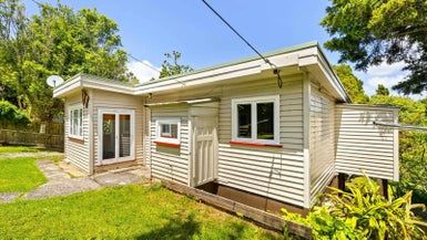  at 9 Victory Road, Laingholm, Auckland
