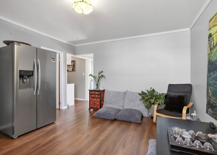  at 2/1 Sturges Road, Henderson, Waitakere City, Auckland