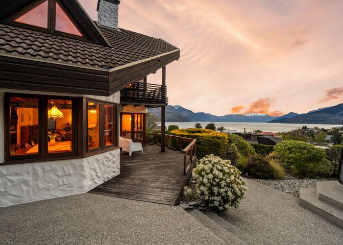  at 9 Cypress Court, Kelvin Heights, Queenstown-Lakes, Otago