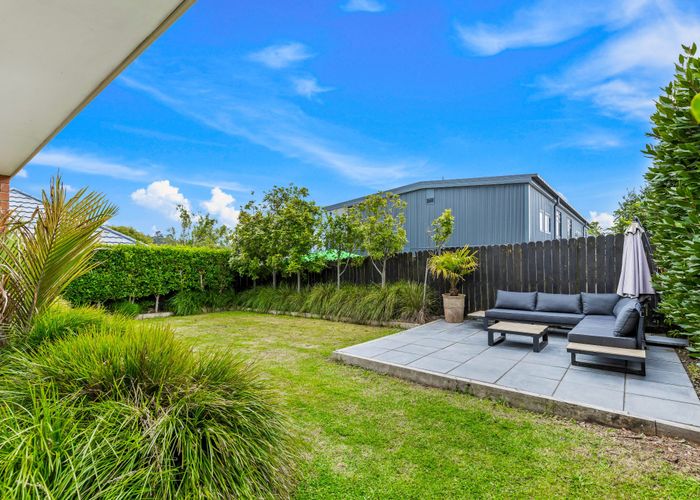  at 2/8 Crewe Close, Albany, North Shore City, Auckland