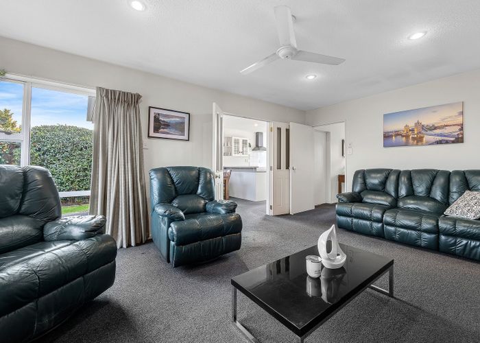  at 2/137 Sawyers Arms Road, Northcote, Christchurch