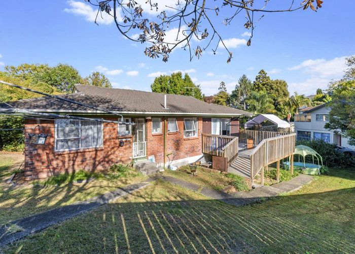  at 16 Bacot Place, Howick, Manukau City, Auckland