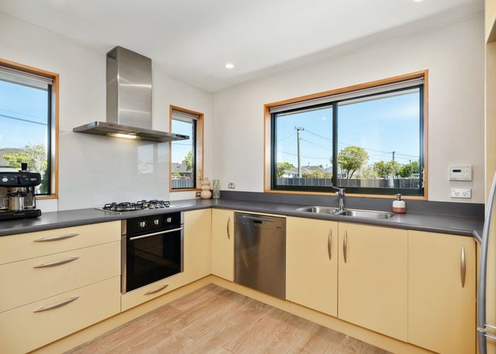  at 11 Glenmore Avenue, Casebrook, Christchurch City, Canterbury