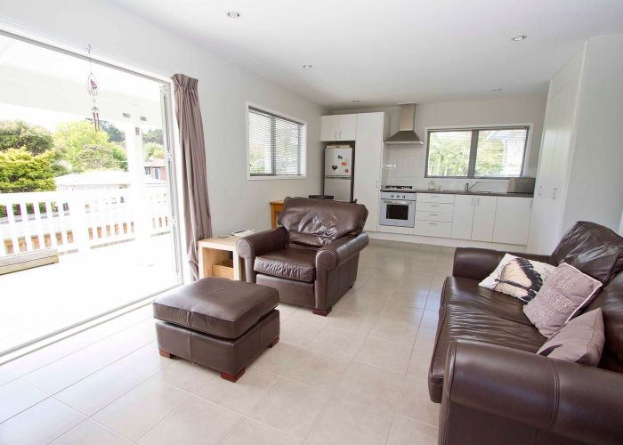  at 1/127 Atkinson Road, Titirangi, Waitakere City, Auckland