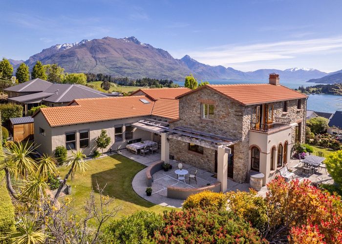  at 1 Garland Terrace, Kelvin Heights, Queenstown-Lakes, Otago