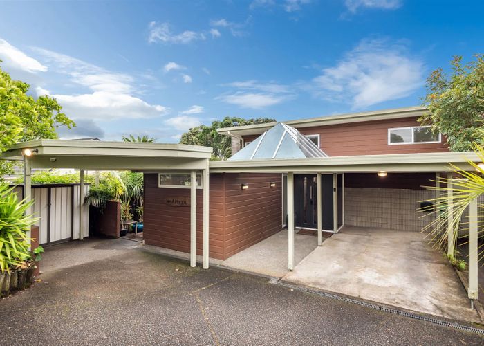  at 3 Augusta Place, Forrest Hill, Auckland