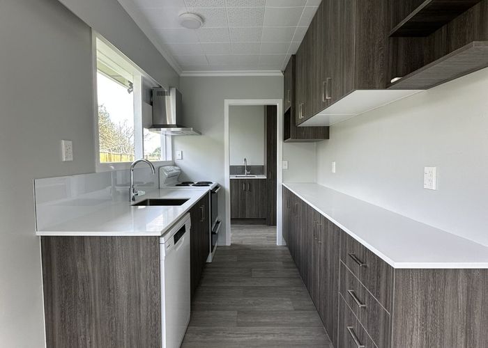  at 2/84A Royal View Road, Te Atatu South, Waitakere City, Auckland