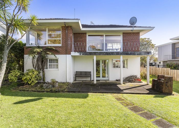  at 15 McBreen Avenue, Northcote, Auckland