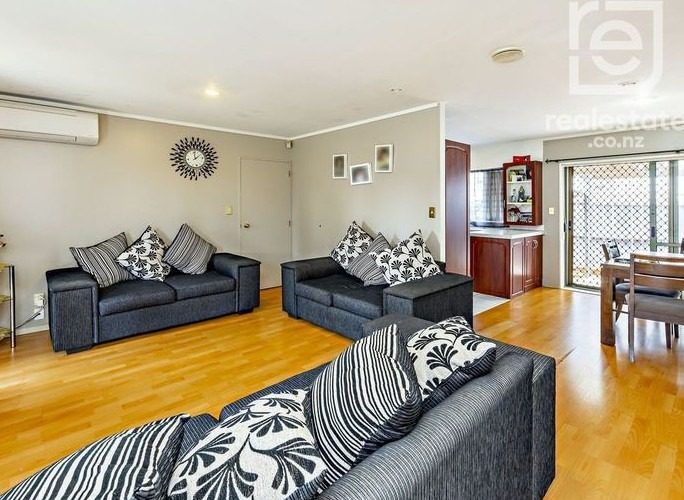  at 4 Bernina Place, Weymouth, Manukau City, Auckland