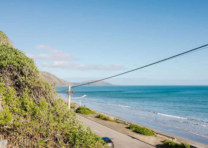  at 90 The Parade, Paekakariki