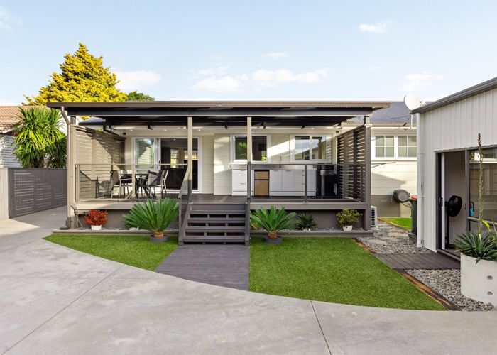  at 18 Amanda Avenue, Dinsdale, Hamilton
