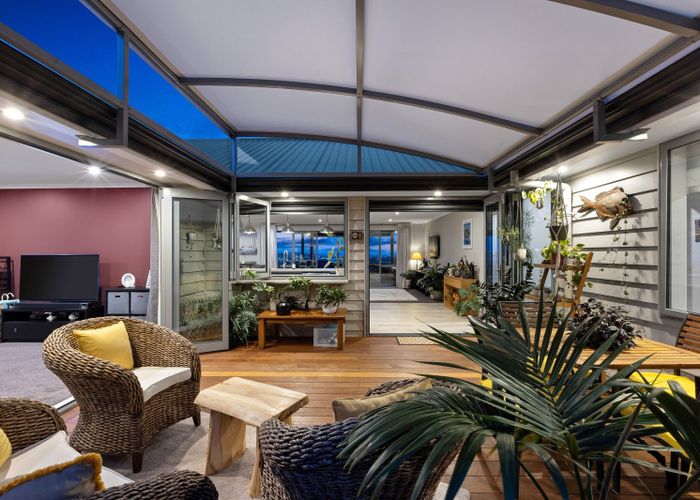  at 8 Woodridge Drive, Stanmore Bay, Whangaparaoa