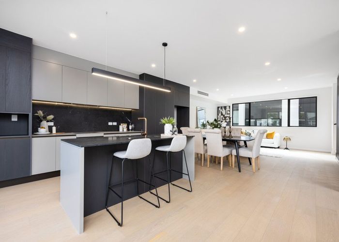  at 16C Saltburn Road, Milford, Auckland