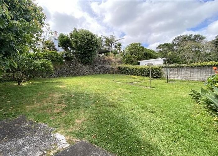  at 4/10 Kenyon Avenue, Mount Eden, Auckland City, Auckland