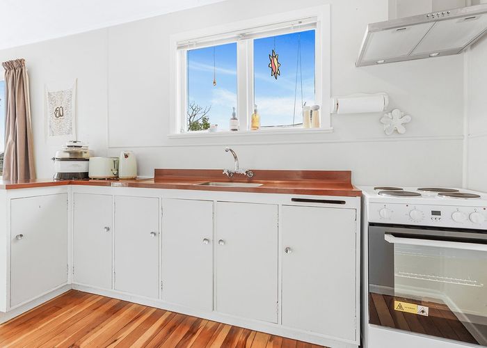 at 52 Tranmere Road, Fairfield, Hamilton