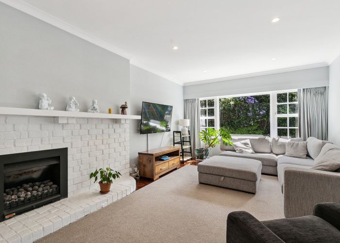  at 29 Ngatitoa Street, Tawa, Wellington
