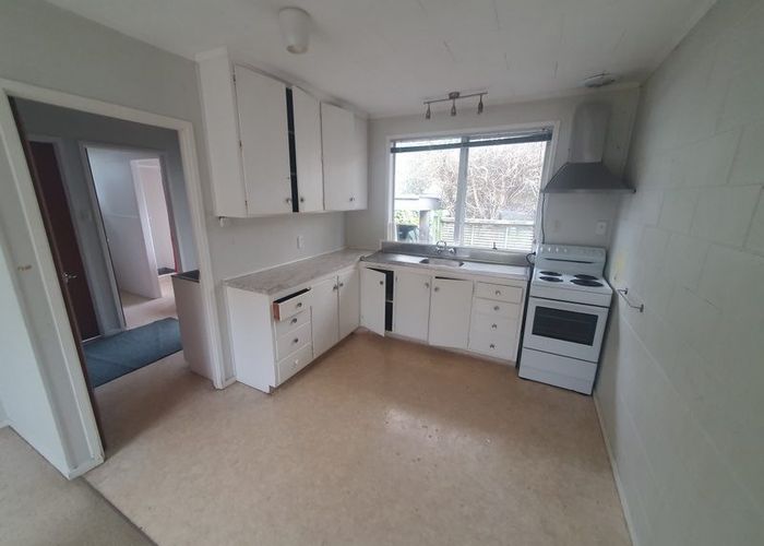  at 2/29 Mountian View Road, Morningside, Auckland City, Auckland