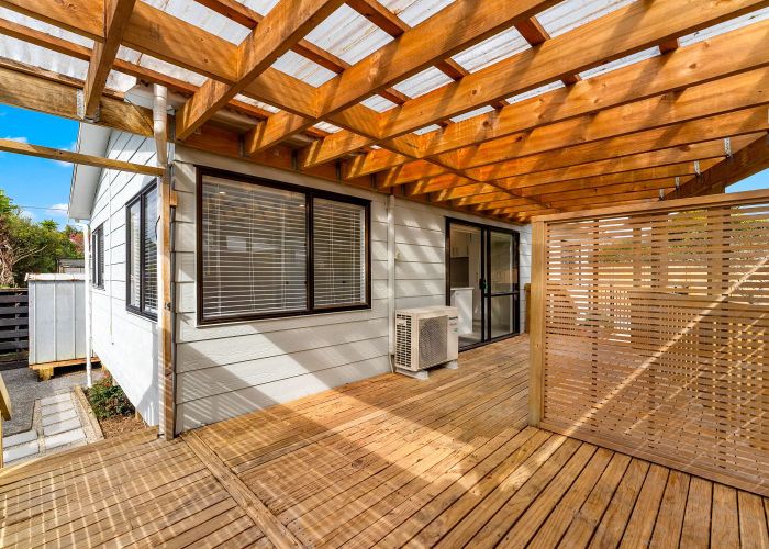  at 2/222 Birkdale Road, Birkdale, North Shore City, Auckland