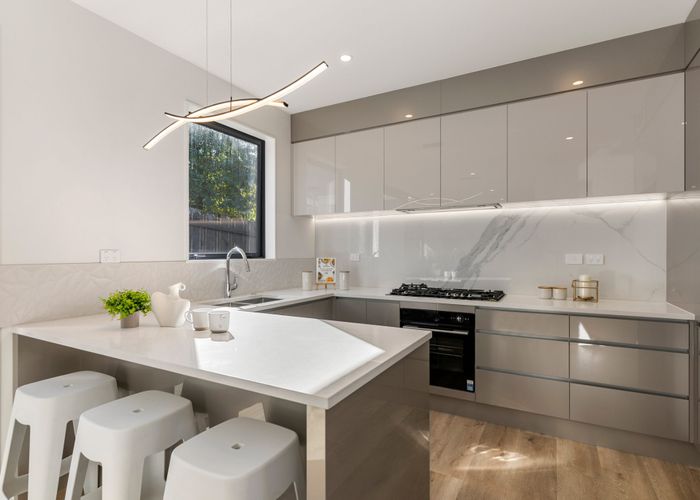  at 2/32 Caversham Drive, Torbay, North Shore City, Auckland