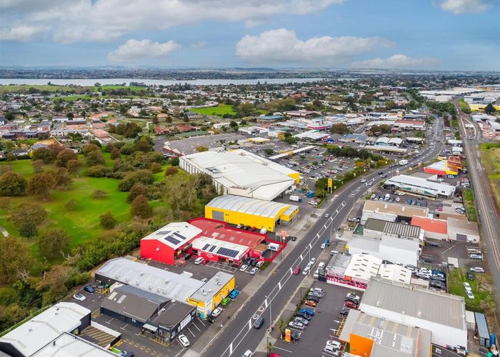  at 2/45 Heatherbank Street, Glen Innes, Auckland