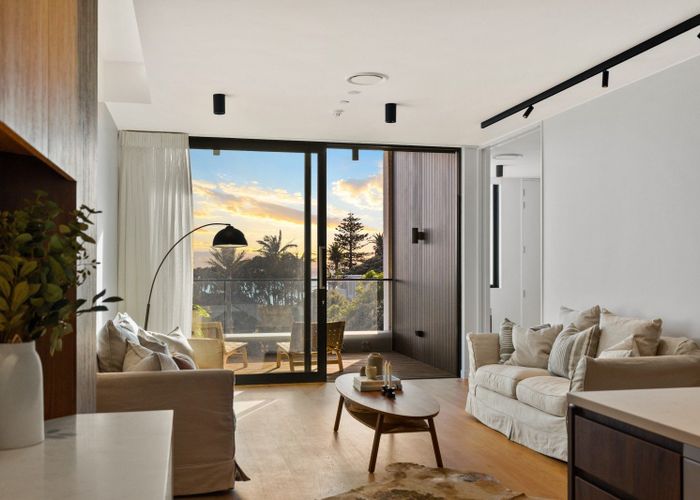  at 12/423 Beach Road, Mairangi Bay, North Shore City, Auckland