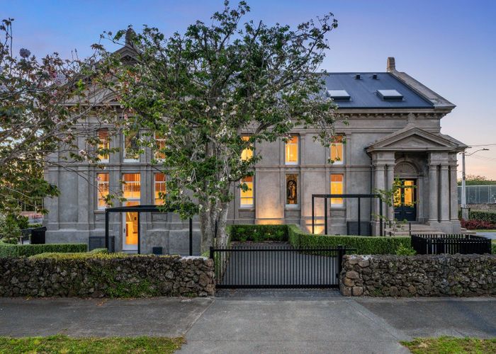  at 1/16 View Road, Mount Eden, Auckland City, Auckland