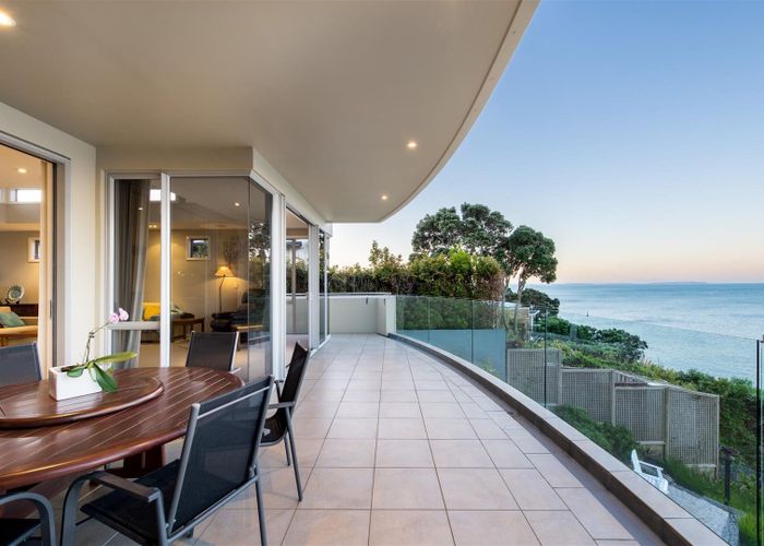  at 52 Seacliffe Avenue, Belmont, Auckland