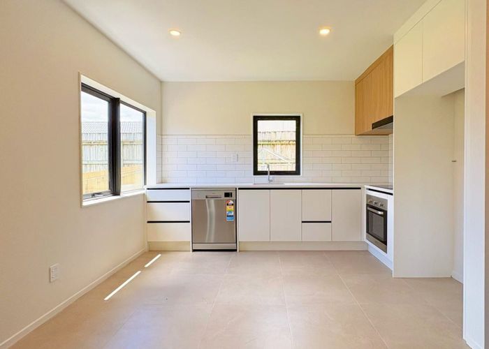  at 98 Avenue Road, Otahuhu, Auckland