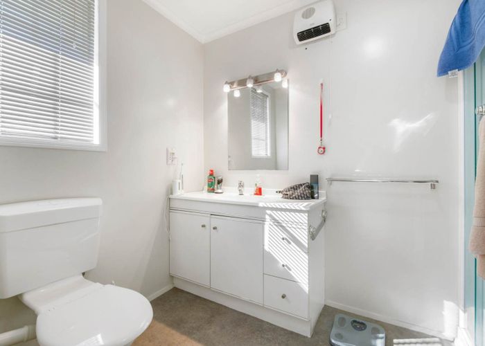  at 1/28 Penning Road, Castor Bay, Auckland