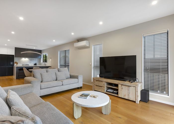  at 8A Jeff Place, Howick, Manukau City, Auckland