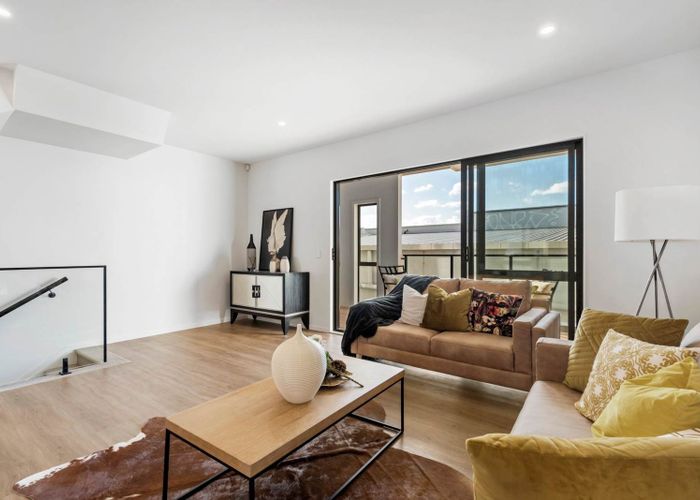  at 16 Mina Way, Browns Bay, Auckland