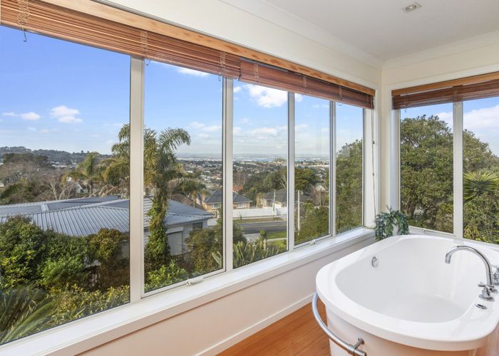  at 2/213 St Andrews Road, Epsom, Auckland City, Auckland