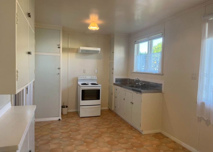  at 8 Pickett Avenue, Sandringham, Auckland City, Auckland