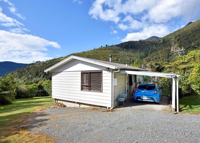  at 3 Field Terrace, Okiwi Bay, French Pass