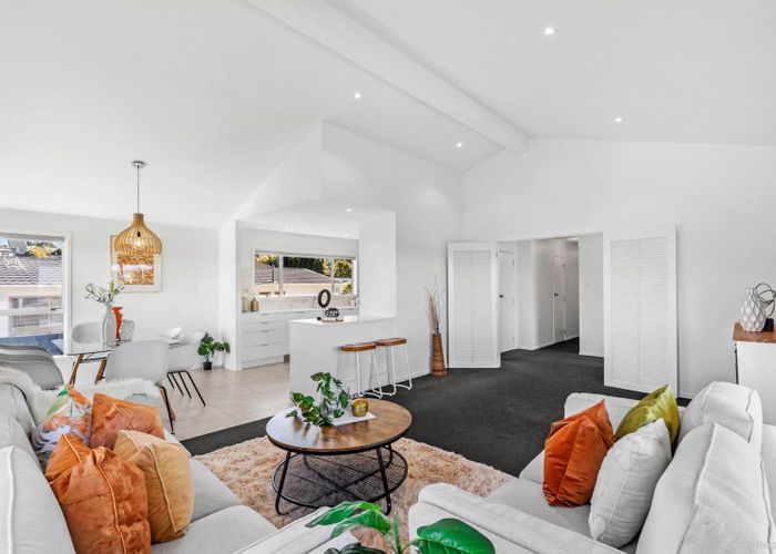  at 1/83 CHIVALRY ROAD, Glenfield, Auckland