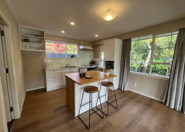  at 16 Cashmere Road, Cashmere, Christchurch City, Canterbury
