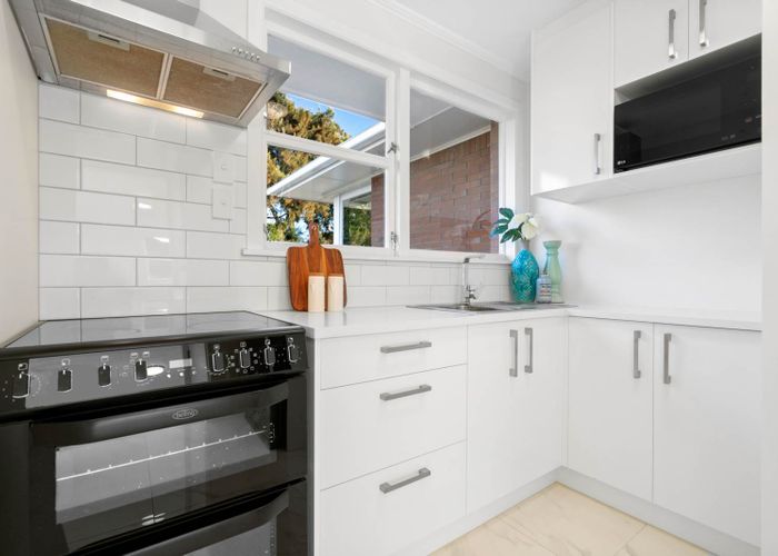  at 2/1542 Dominion Road Extension, Mount Roskill, Auckland